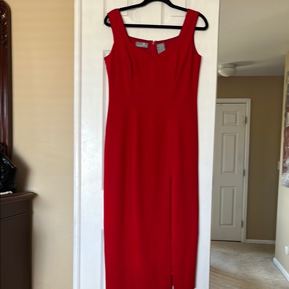 Liz Claiborne Red Sheath Midi Dress Sleeveless With Scarf Scoop Neck Sz 8 - Picture 2 of 7